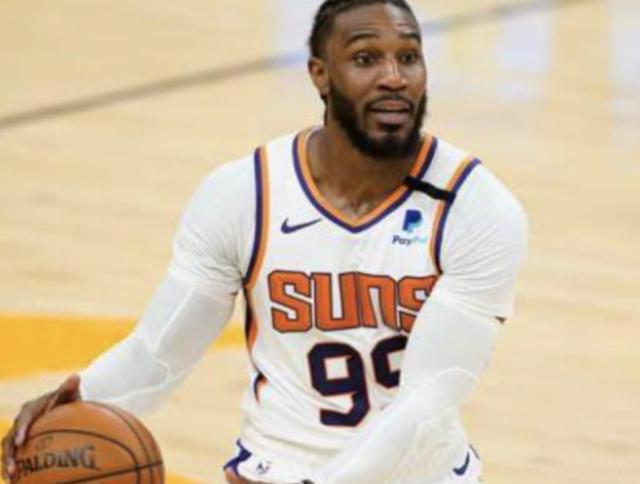 mk体育APP-交易流言：各队质疑克劳德状态 雄鹿多次报价戈登